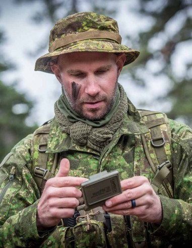 Barva za kamuflažo obraza (črna, olivna in rdeča)